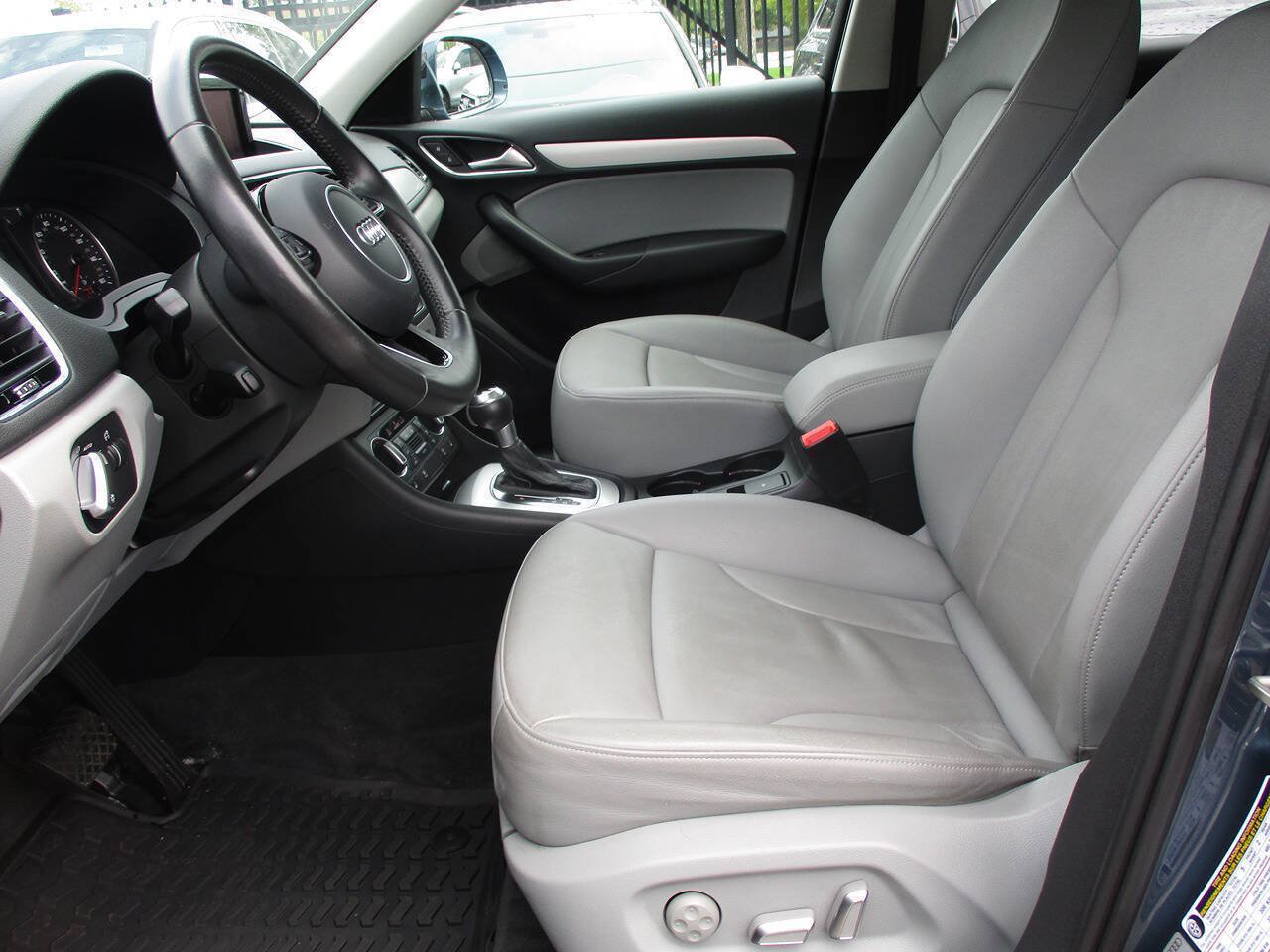 Used 2016 Audi Q3 2.0T Premium Plus w/ Technology Package AWD/4WD image 31