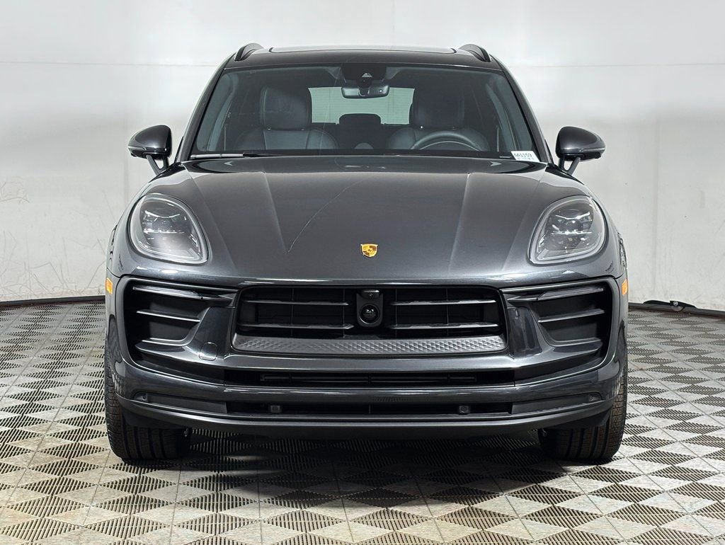 Used 2026 Porsche Macan AWD/4WD image 10
