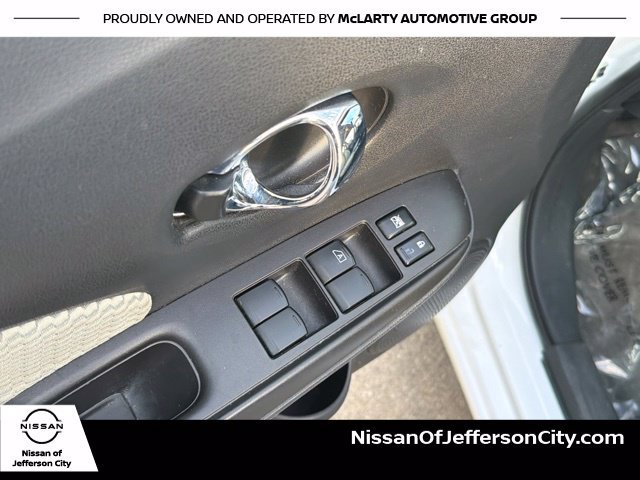 Used 2016 Nissan Versa Note SV FWD image 18