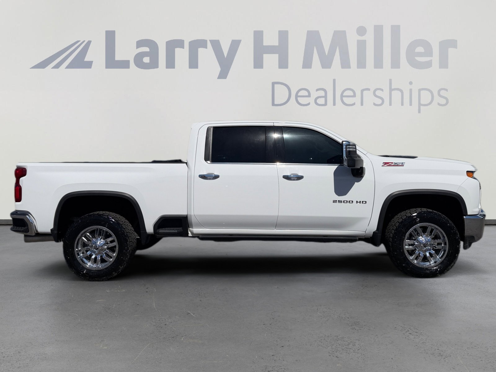 Used 2022 Chevrolet Silverado 2500 LTZ AWD/4WD image 6