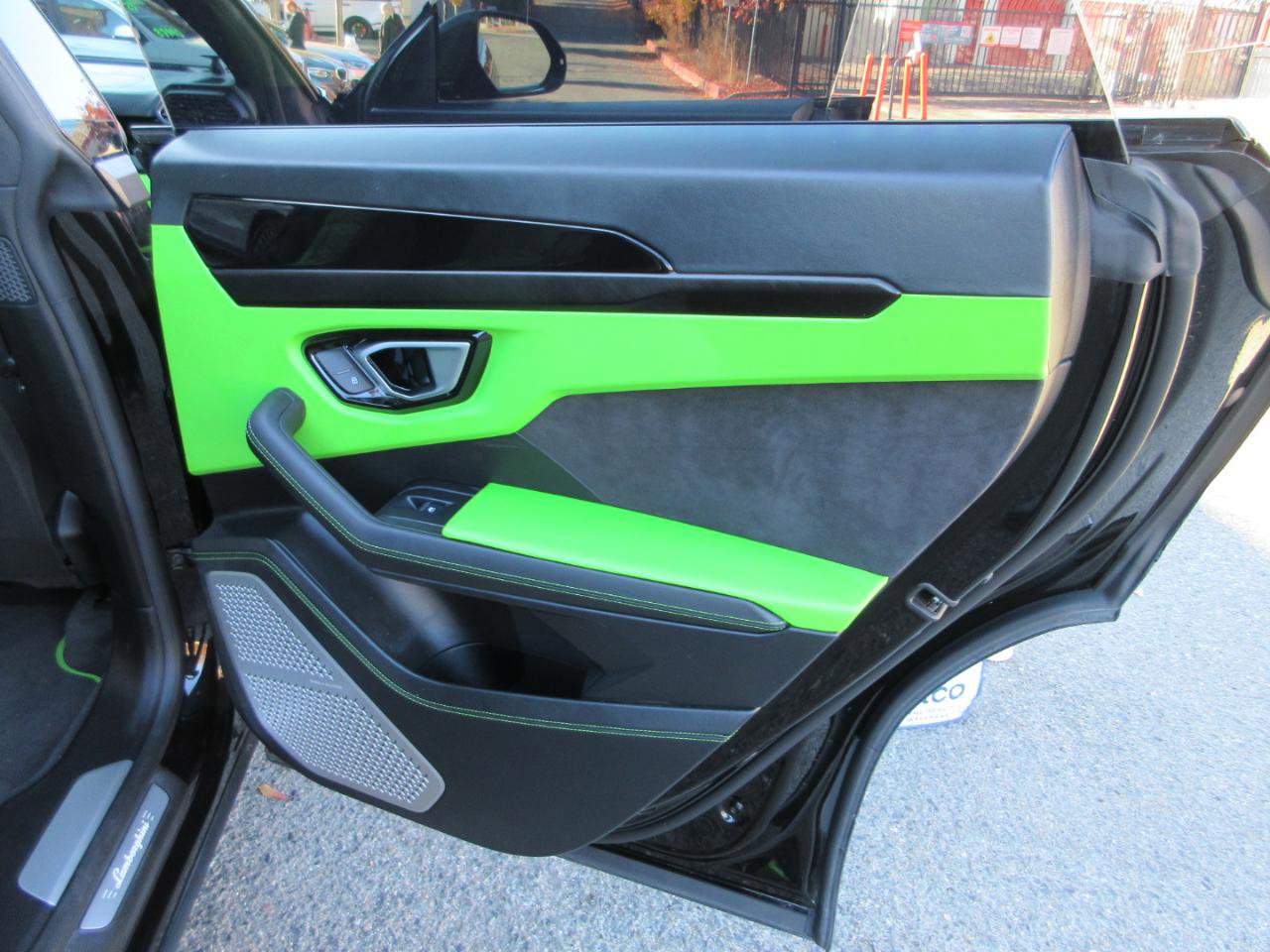 Used 2022 Lamborghini Urus image 36