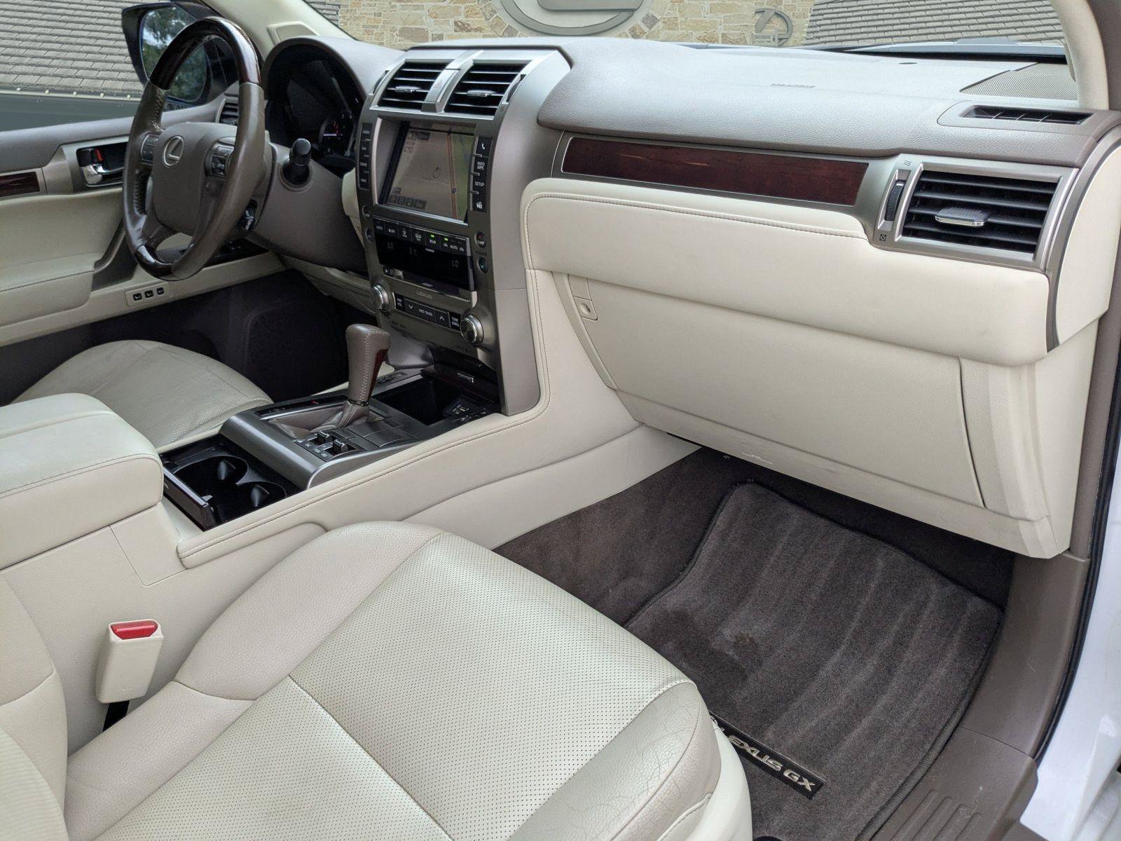 Used 2016 Lexus GX 460 w/ Premium Package AWD/4WD image 27