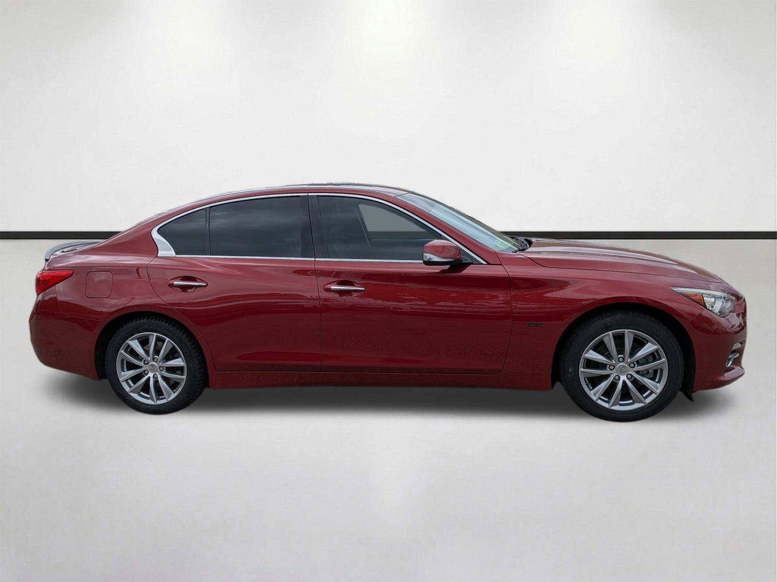 Used 2016 INFINITI Q50 Premium AWD/4WD image 3