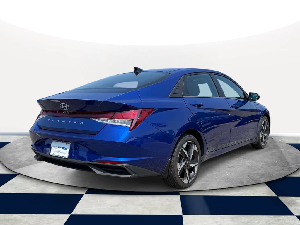 Used 2023 Hyundai Elantra SEL w/ Convenience Package FWD image 5