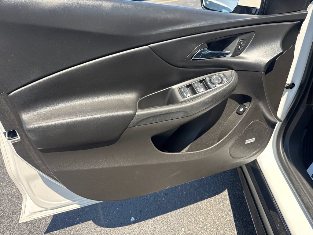 Used 2017 Chevrolet Volt Premier w/ Driver Confidence Package FWD image 27