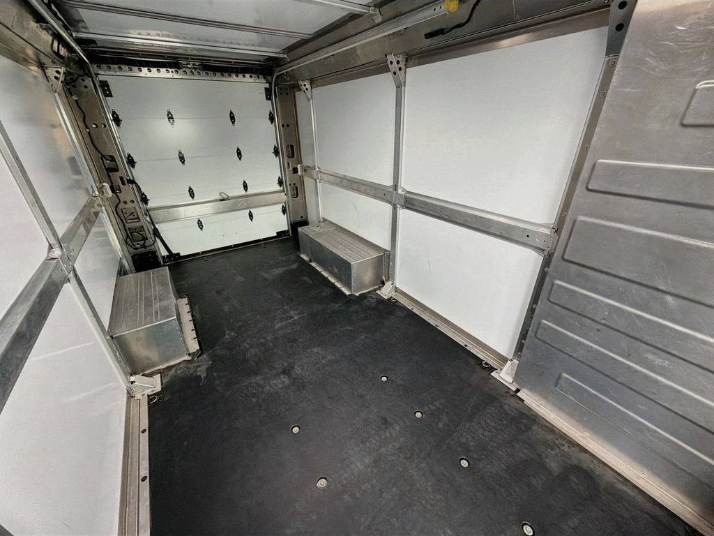 Used 2024 Chevrolet Brightdrop 600 w/ Commercial Equipment Package AWD/4WD image 24
