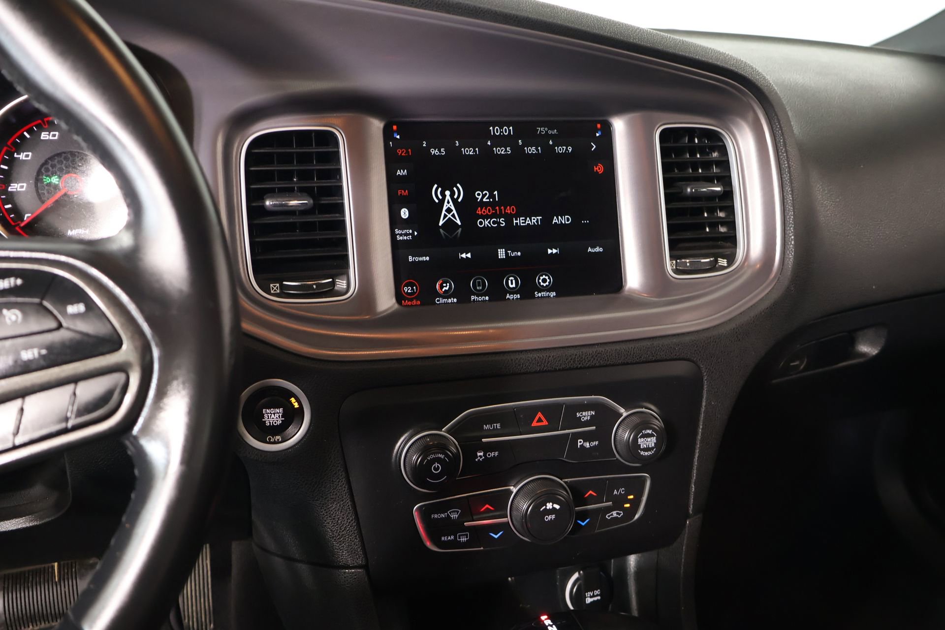 Used 2023 Dodge Charger SXT RWD image 5