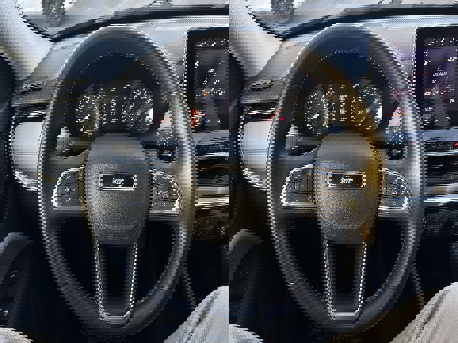 Used 2022 Jeep Compass Limited image 17