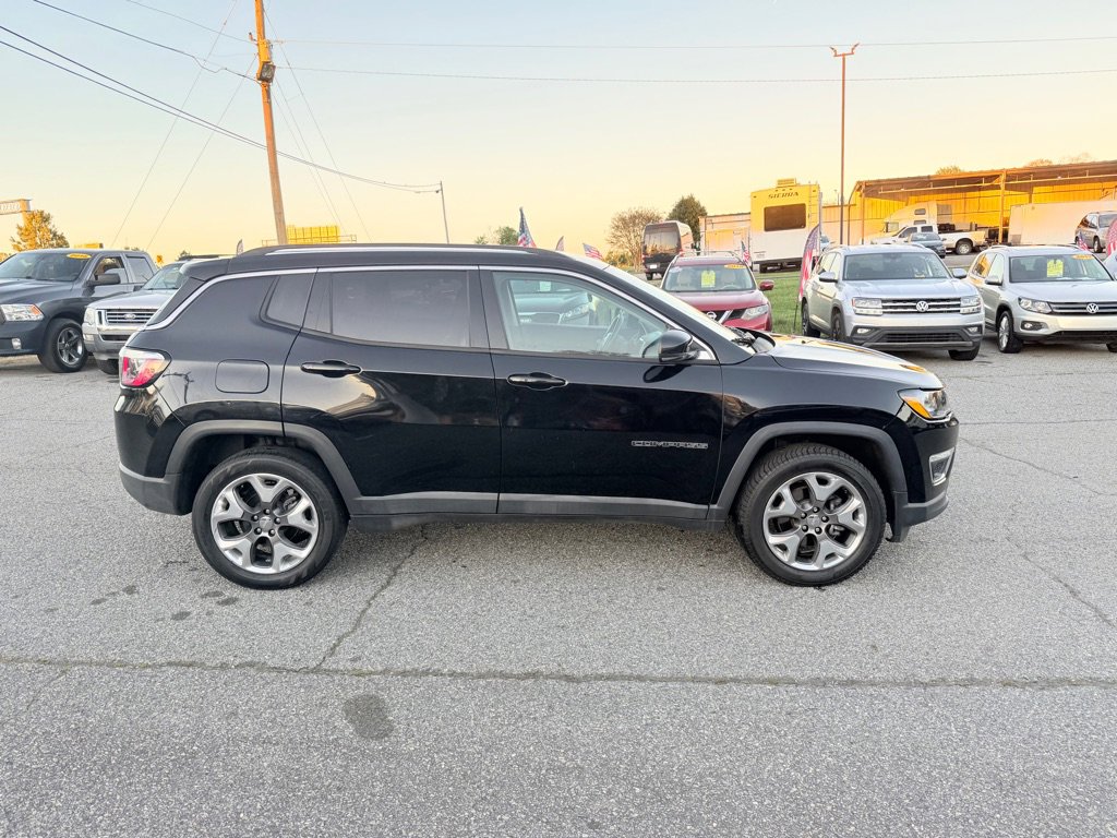 Used 2018 Jeep Compass Limited w/ Navigation Group AWD/4WD image 6