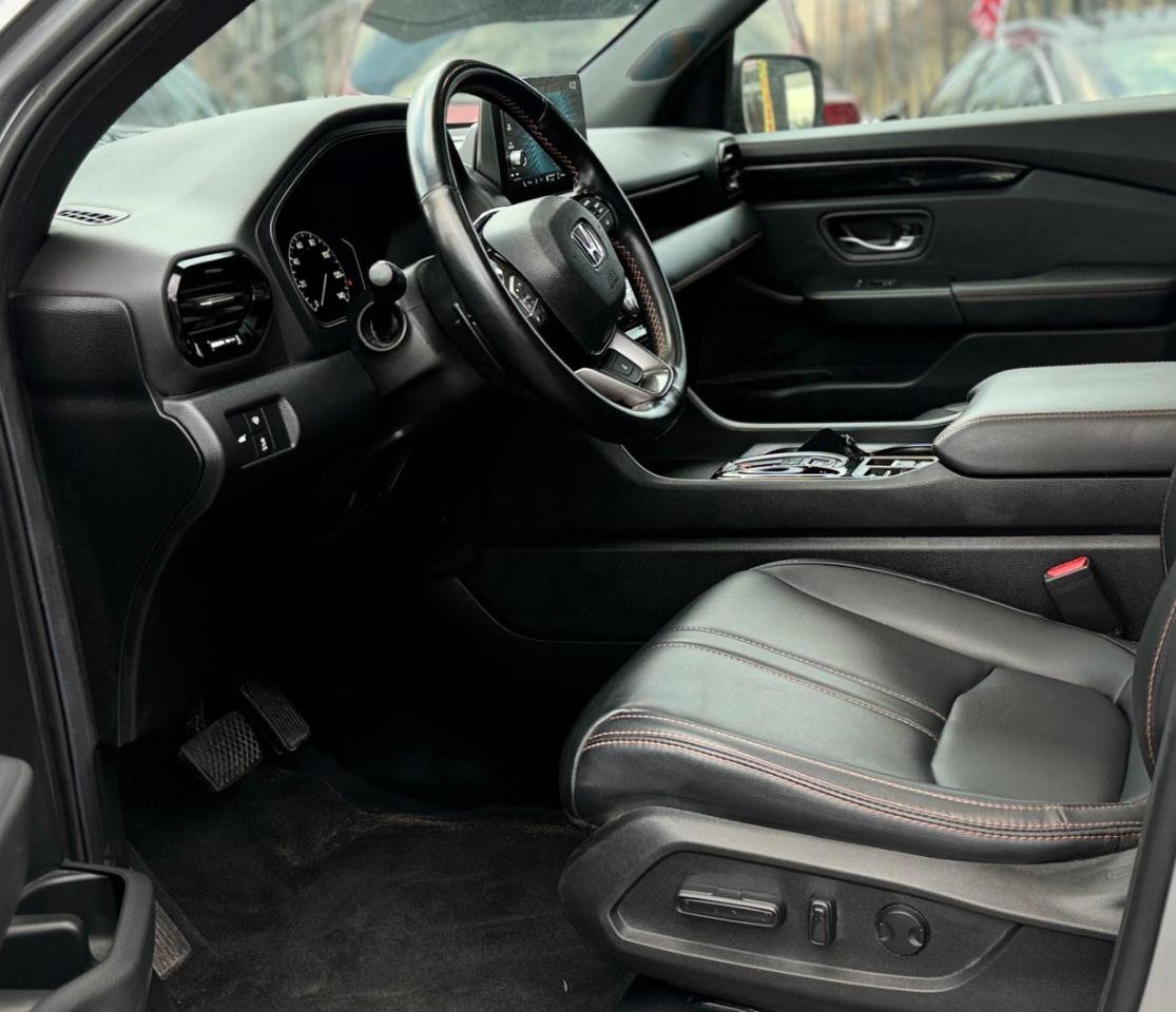 Used 2025 Honda Pilot TrailSport image 19