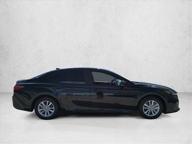 Used 2025 Toyota Camry LE FWD image 4