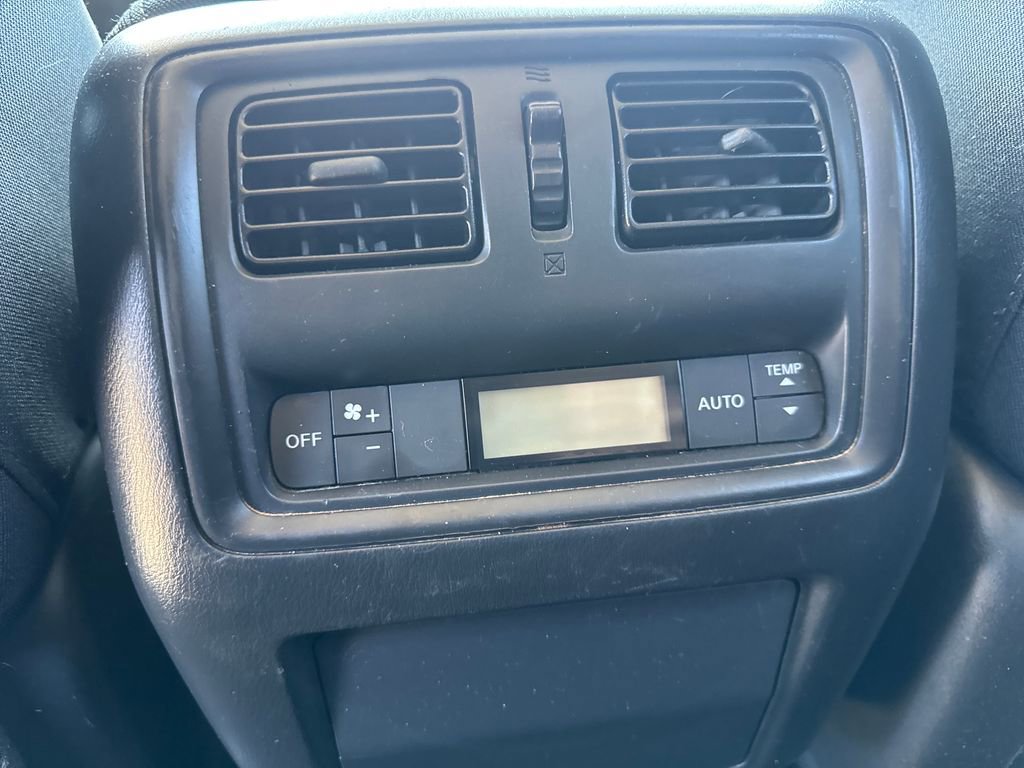Used 2017 Nissan Pathfinder SV FWD image 35