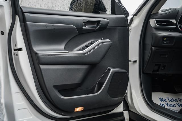 Used 2022 Toyota Highlander XLE image 46