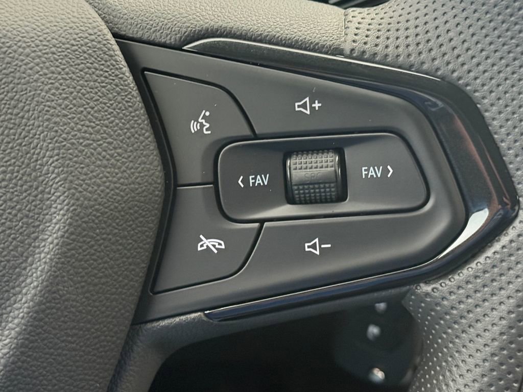 New 2026 Chevrolet Trax LS w/ LS Convenience Package image 20