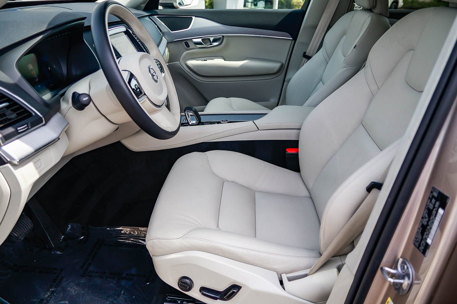 Used 2024 Volvo XC90 B5 Core w/ Protection Package Premier image 21