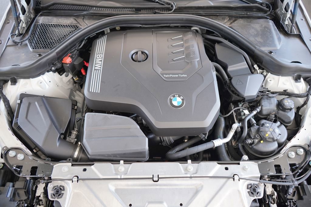 Used 2025 BMW 230i Coupe w/ Convenience Package image 21