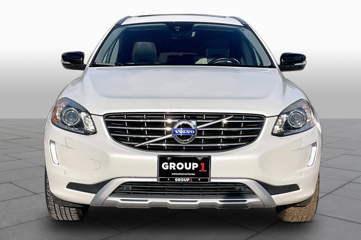 Used 2017 Volvo XC60 T6 Dynamic w/ Preferred Option Package AWD/4WD image 4