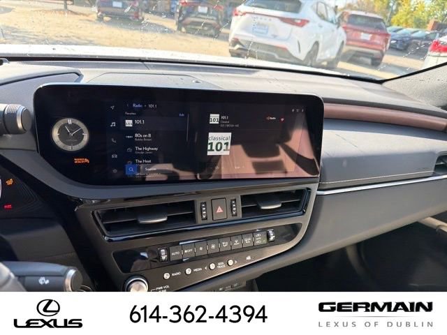 New 2025 Lexus ES 350 Ultra Luxury image 24