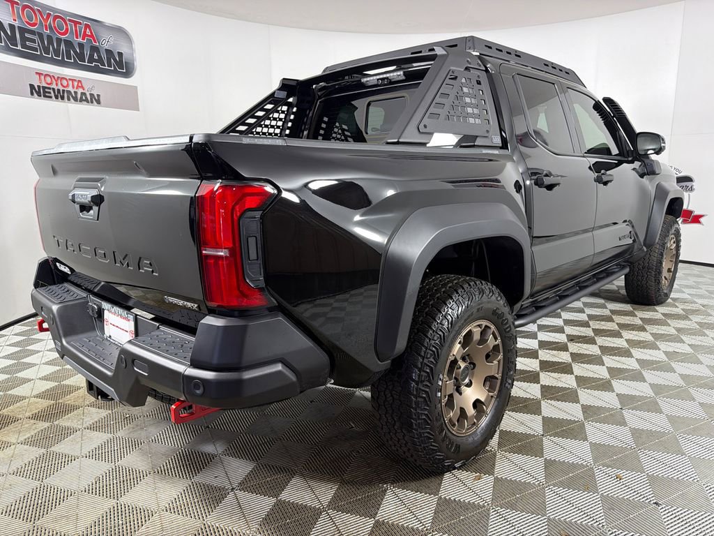 Used 2025 Toyota Tacoma Trailhunter image 3