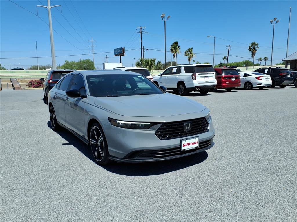 Used 2023 Honda Accord Sport image 2