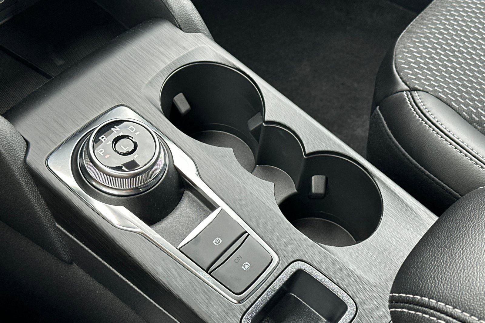 New 2025 Ford Escape SE image 19