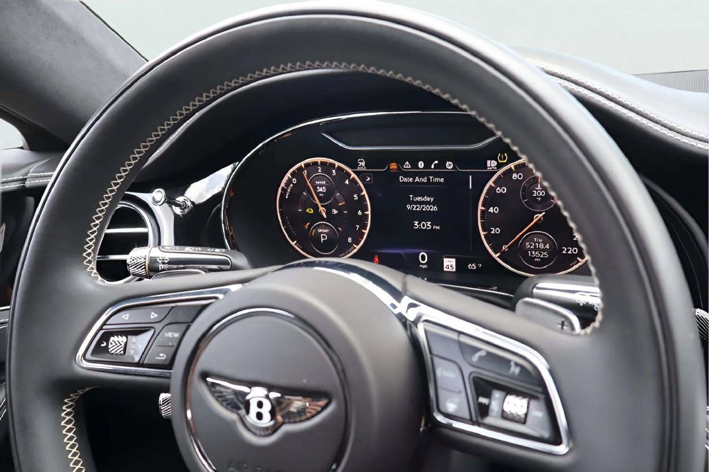 Used 2022 Bentley Flying Spur Plug-In Hybrid AWD/4WD image 25