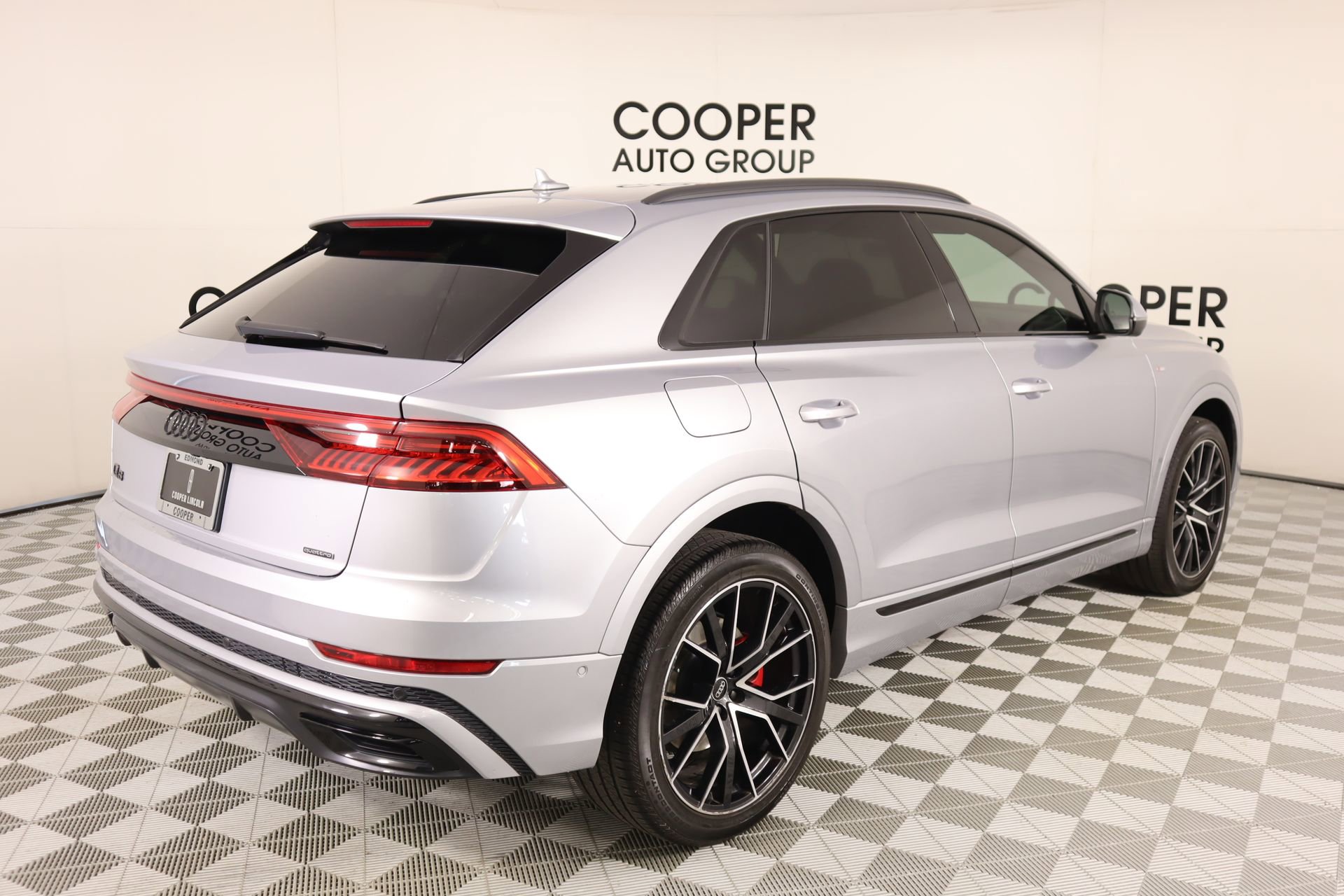 Used 2022 Audi Q8 Premium Plus AWD/4WD image 22