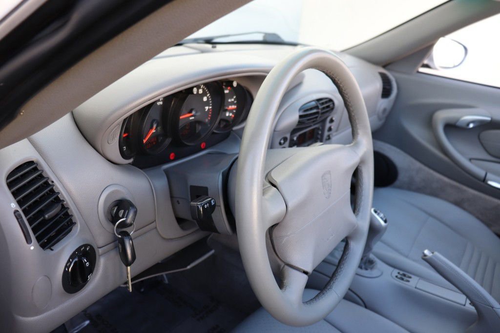 Used 2000 Porsche 911 Cabriolet image 48