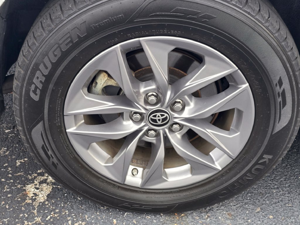 Certified 2022 Toyota Sienna XLE w/ XLE Plus Package FWD image 10