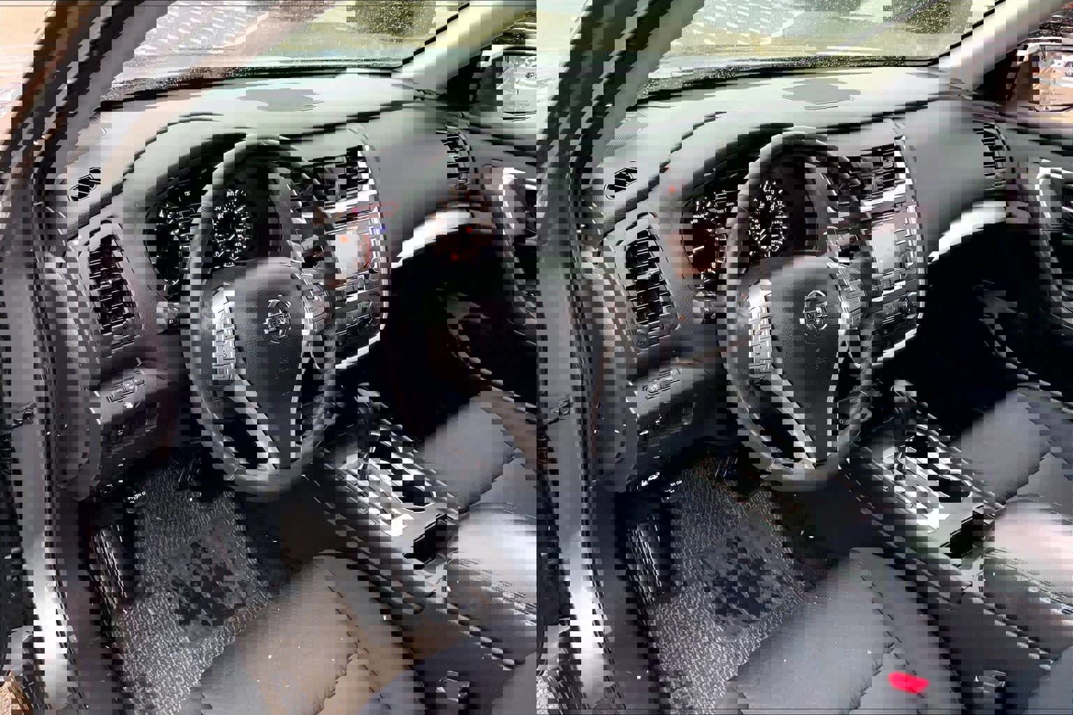 Used 2017 Nissan Altima 3.5 SR image 18