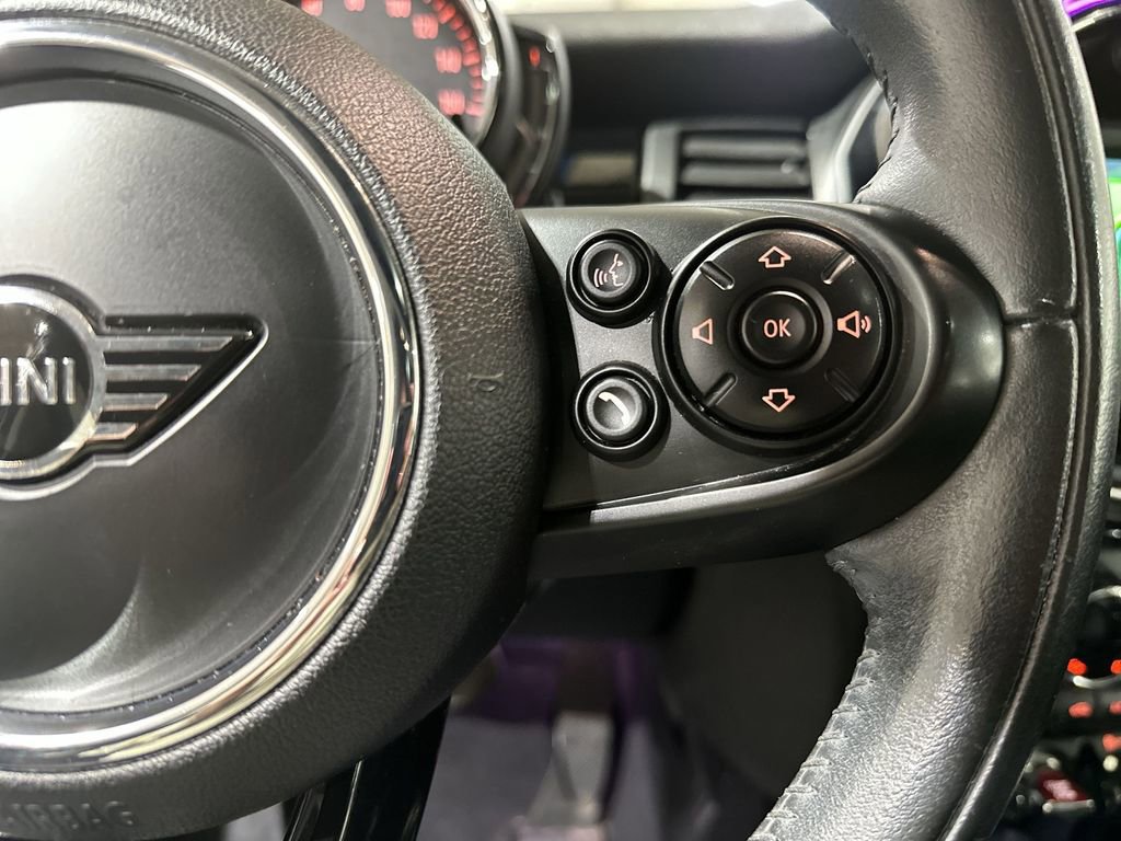 Used 2019 MINI Cooper 4-Door Hardtop image 31