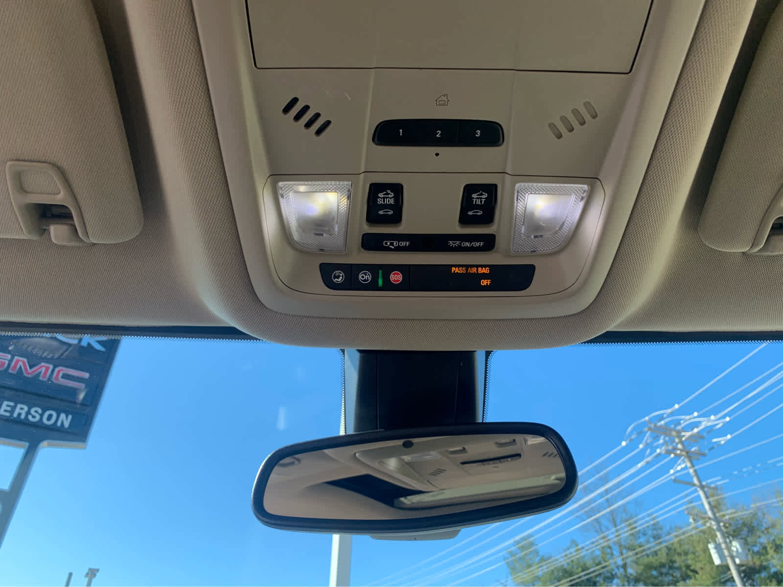 Used 2017 GMC Acadia Denali image 23