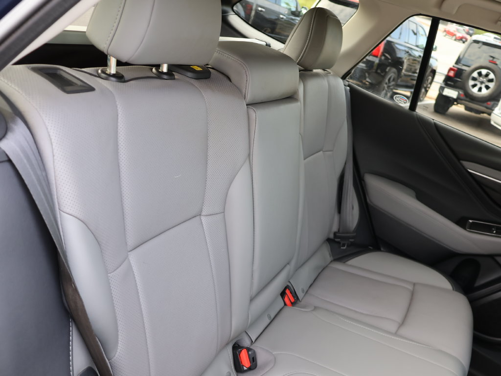 Used 2022 Subaru Outback Limited AWD/4WD image 12