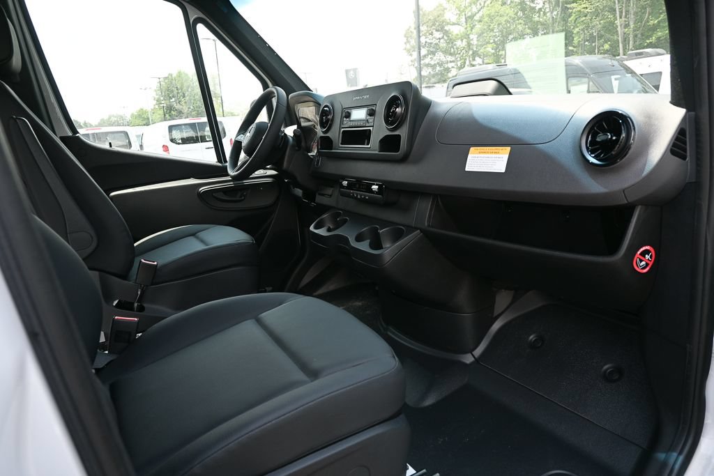 Used 2025 Mercedes-Benz Sprinter 2500 image 20