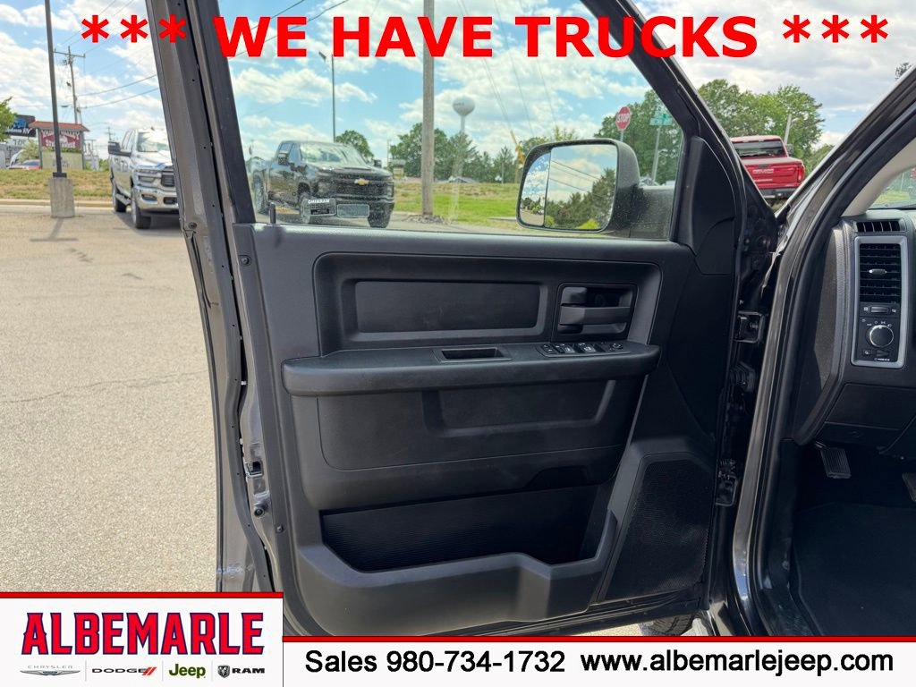Used 2022 RAM 1500 Classic Tradesman RWD image 13