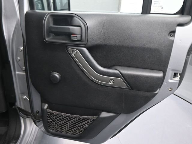 Used 2013 Jeep Wrangler Unlimited Sport w/ Connectivity Group image 38