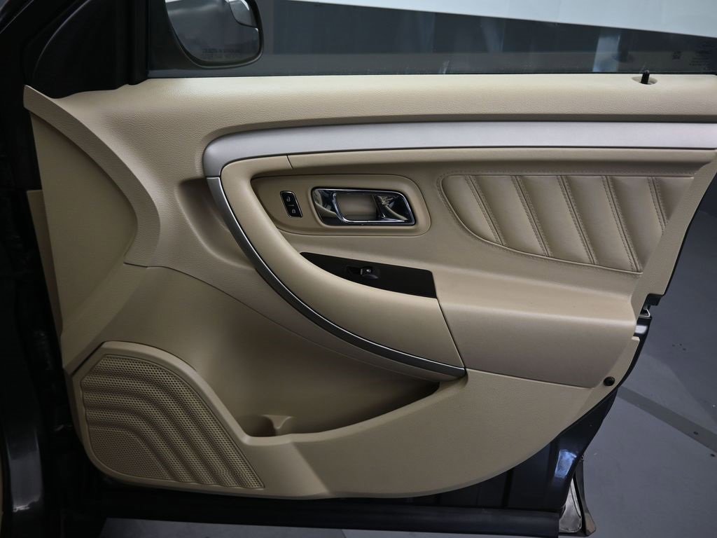 Used 2018 Ford Taurus SE image 35