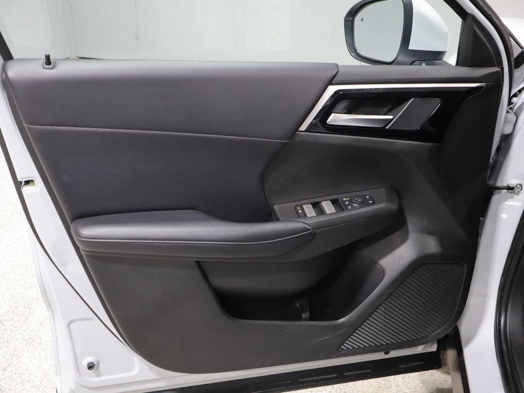 Used 2024 Mitsubishi Outlander SEL AWD/4WD image 16