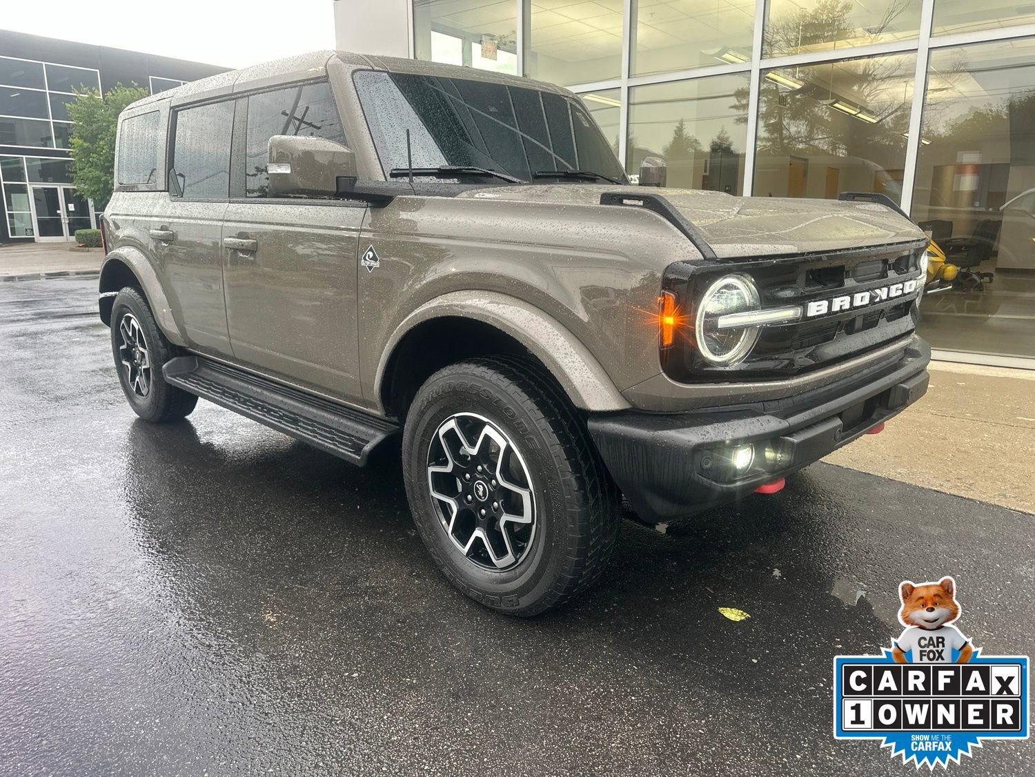 Used 2025 Ford Bronco Outer Banks AWD/4WD image 1