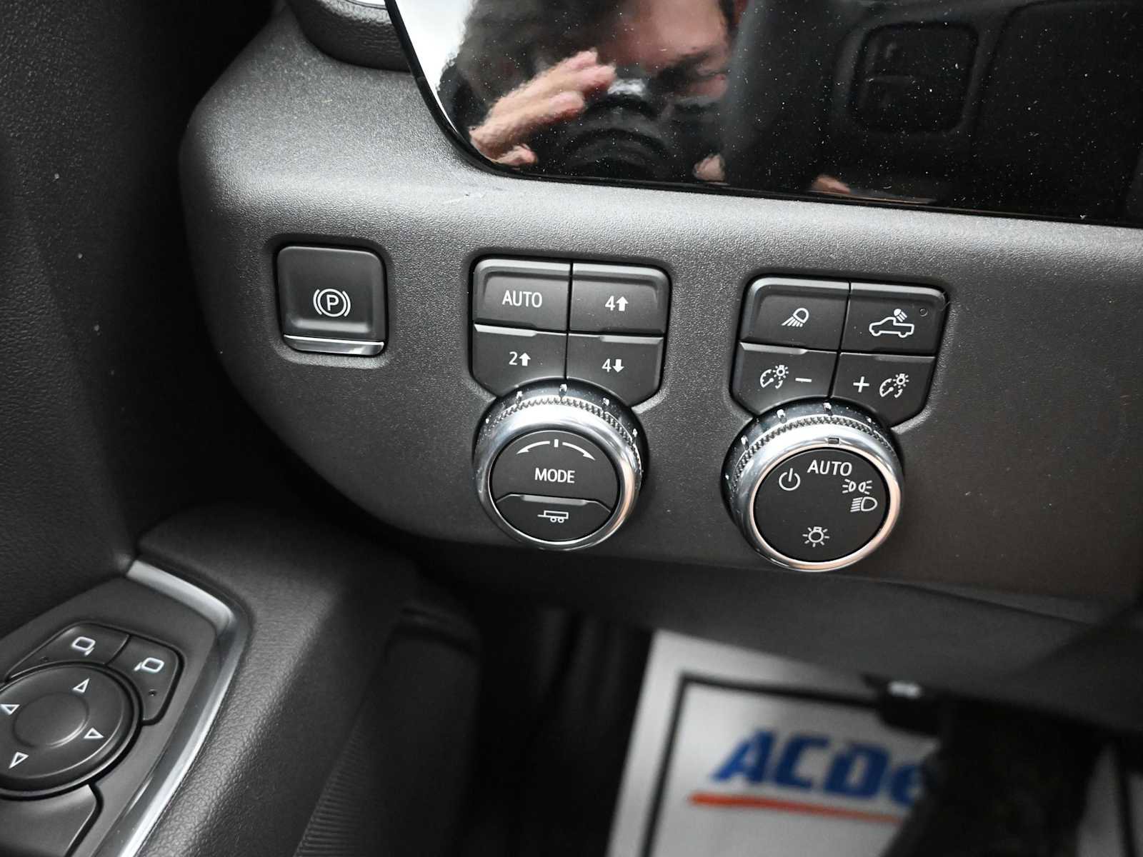 New 2026 GMC Sierra 1500 SLE image 16