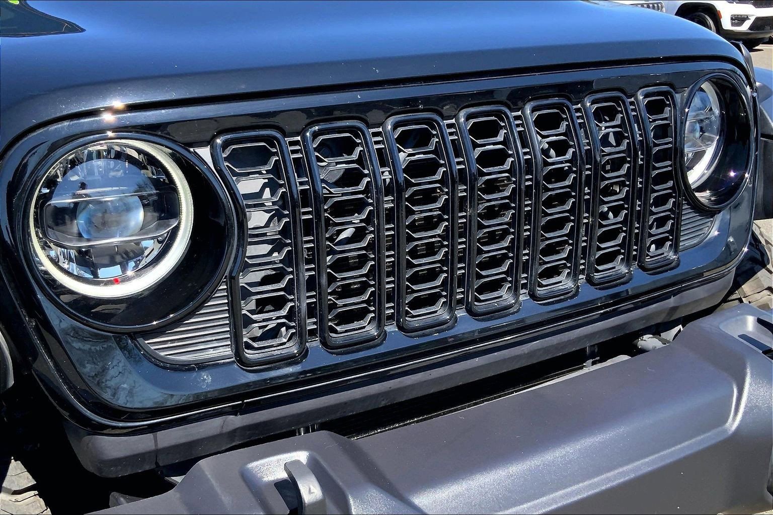 Certified 2025 Jeep Wrangler Sport image 29