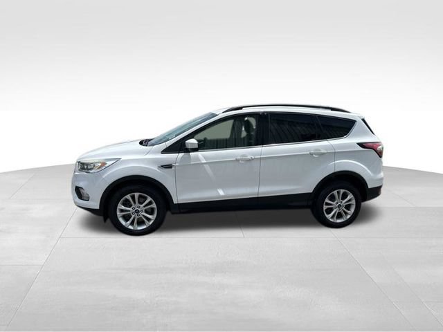 Used 2017 Ford Escape SE w/ Equipment Group 201A AWD/4WD image 4