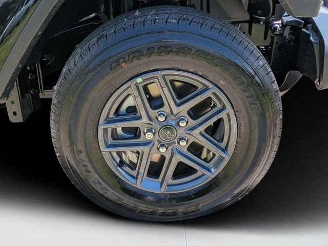 New 2025 Jeep Gladiator Sport image 9