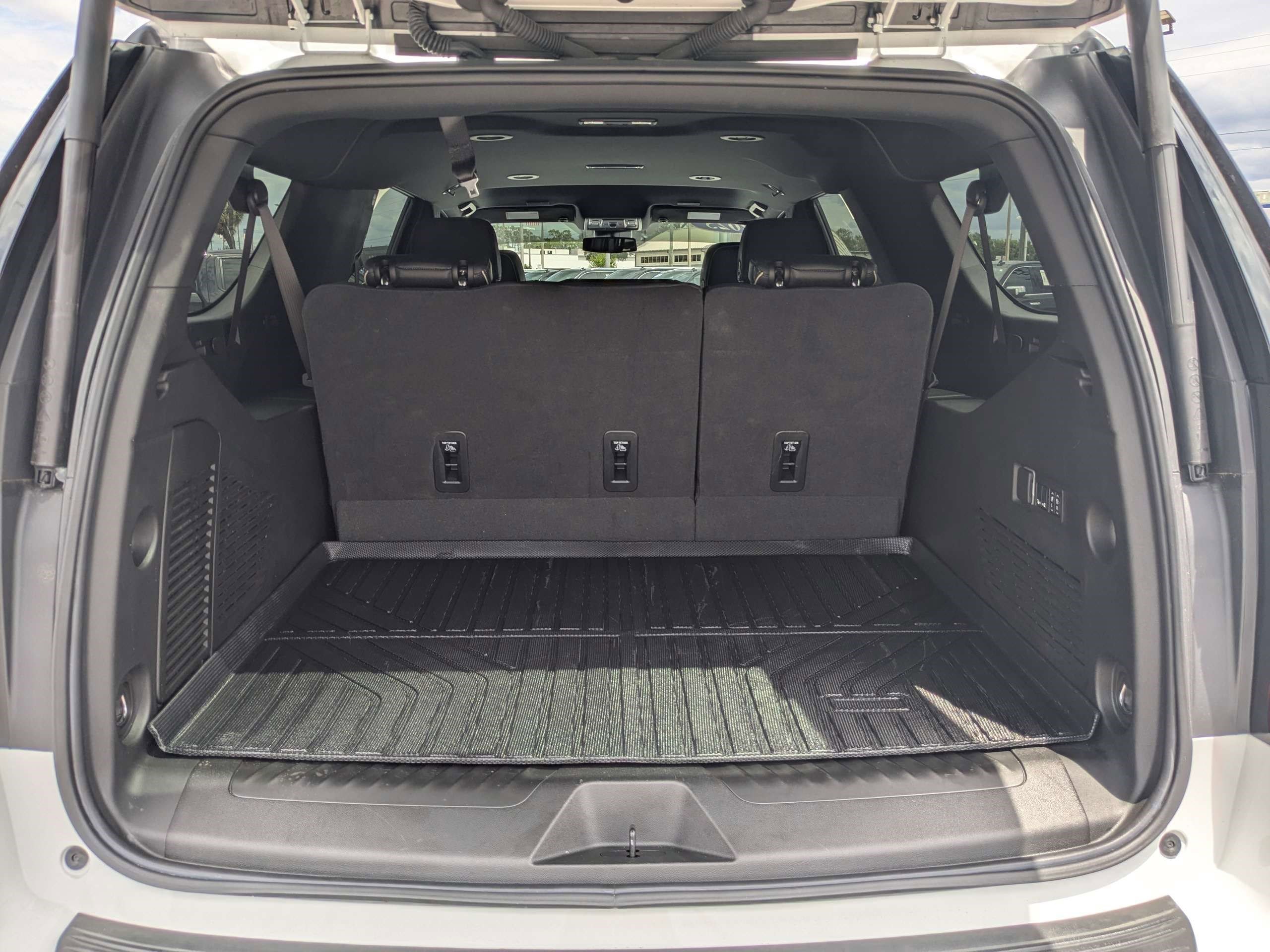 Used 2025 GMC Yukon XL Elevation RWD image 12
