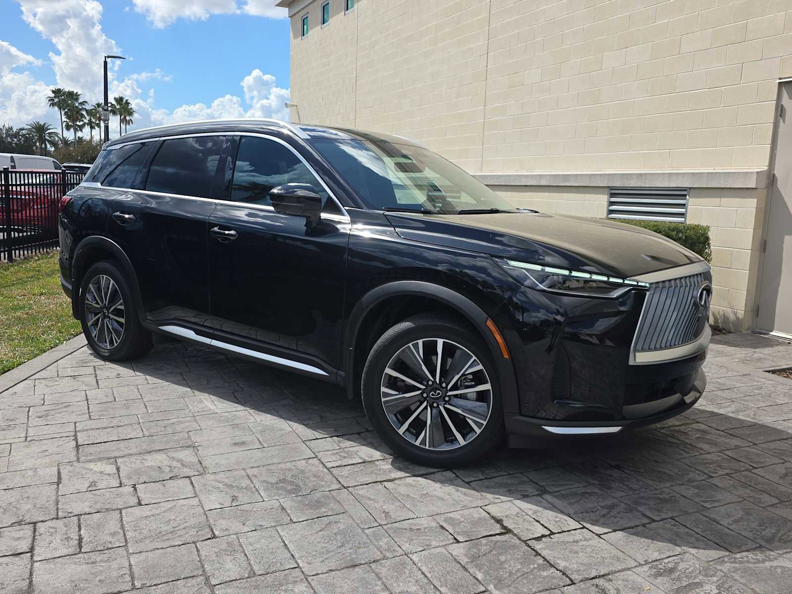 Certified 2026 INFINITI QX60 Luxe w/ Cargo Package image 28