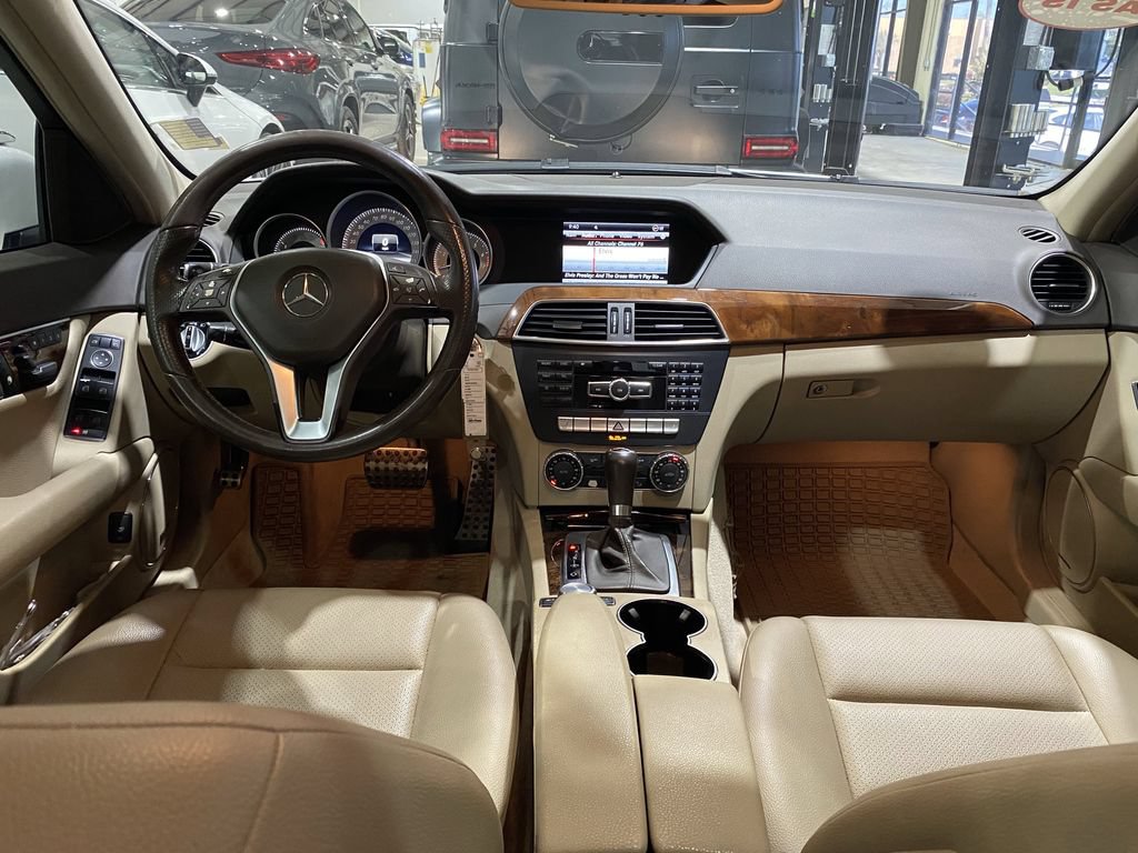 Used 2013 Mercedes-Benz C 250 Sedan image 2