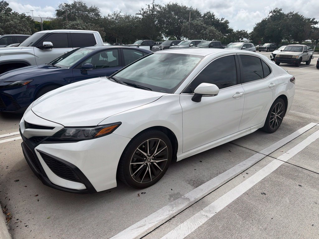 Used 2024 Toyota Camry SE