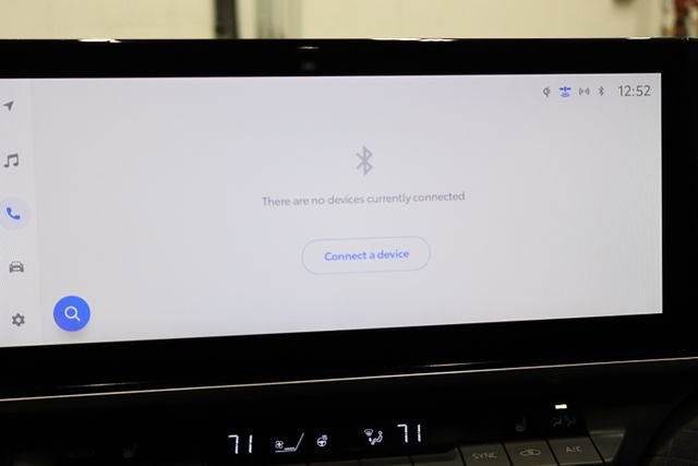 Used 2025 Toyota Camry XLE image 33