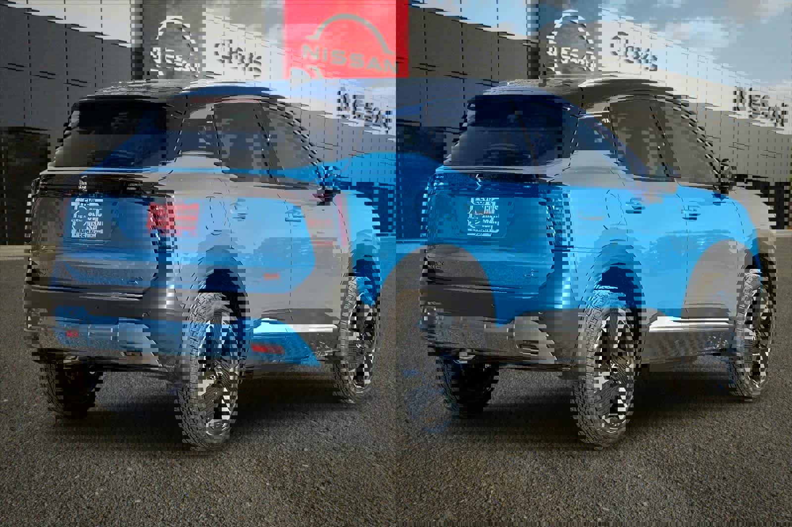 New 2026 Nissan Kicks SR image 3