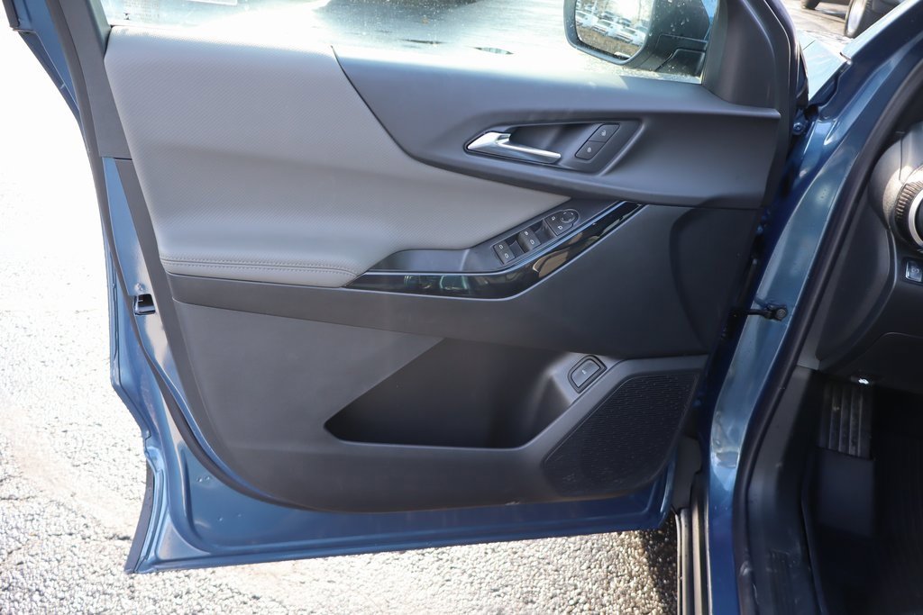 New 2026 Chevrolet Equinox LT w/ Convenience Package II image 3